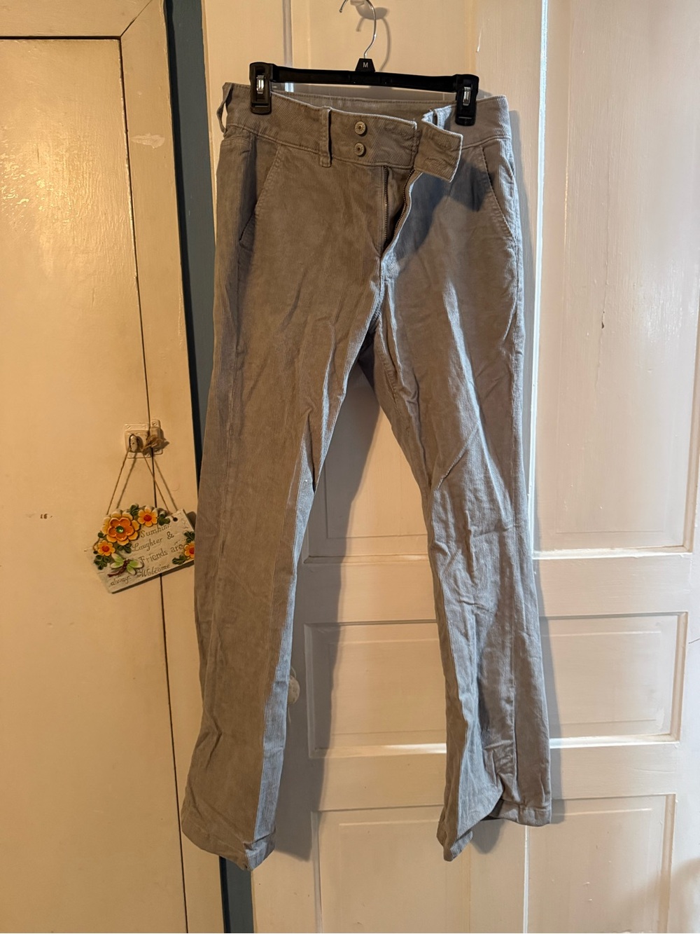 Women’s Casual Straight-Leg Pants in Light Gray